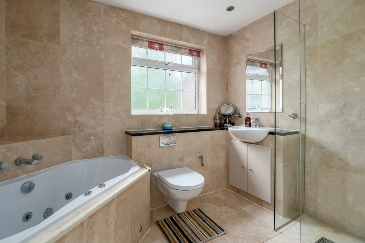 Arthog Road, Hale, WA15, photo 14
