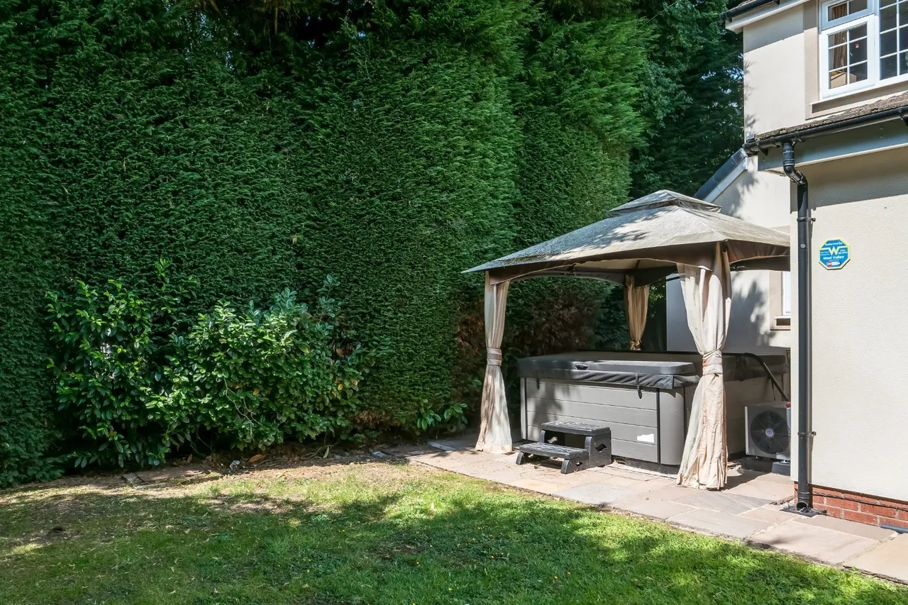 Arthog Road, Hale, WA15, photo 19