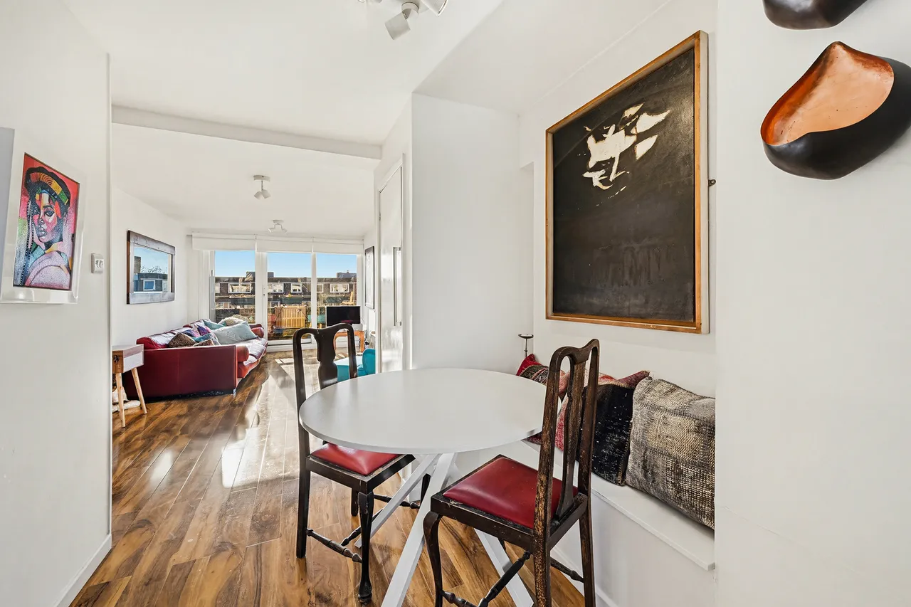 Justin Close, Brentford, TW8, photo 12