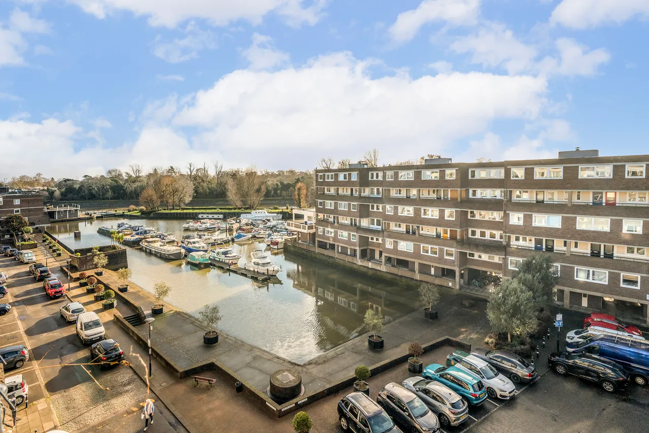 Justin Close, Brentford, TW8, photo 10
