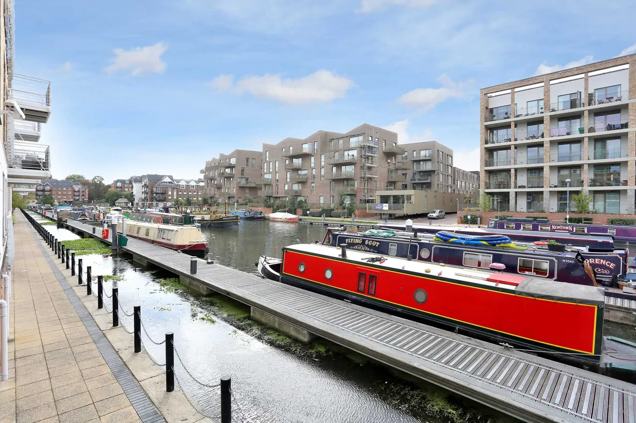 The Island, Brentford, photo 8