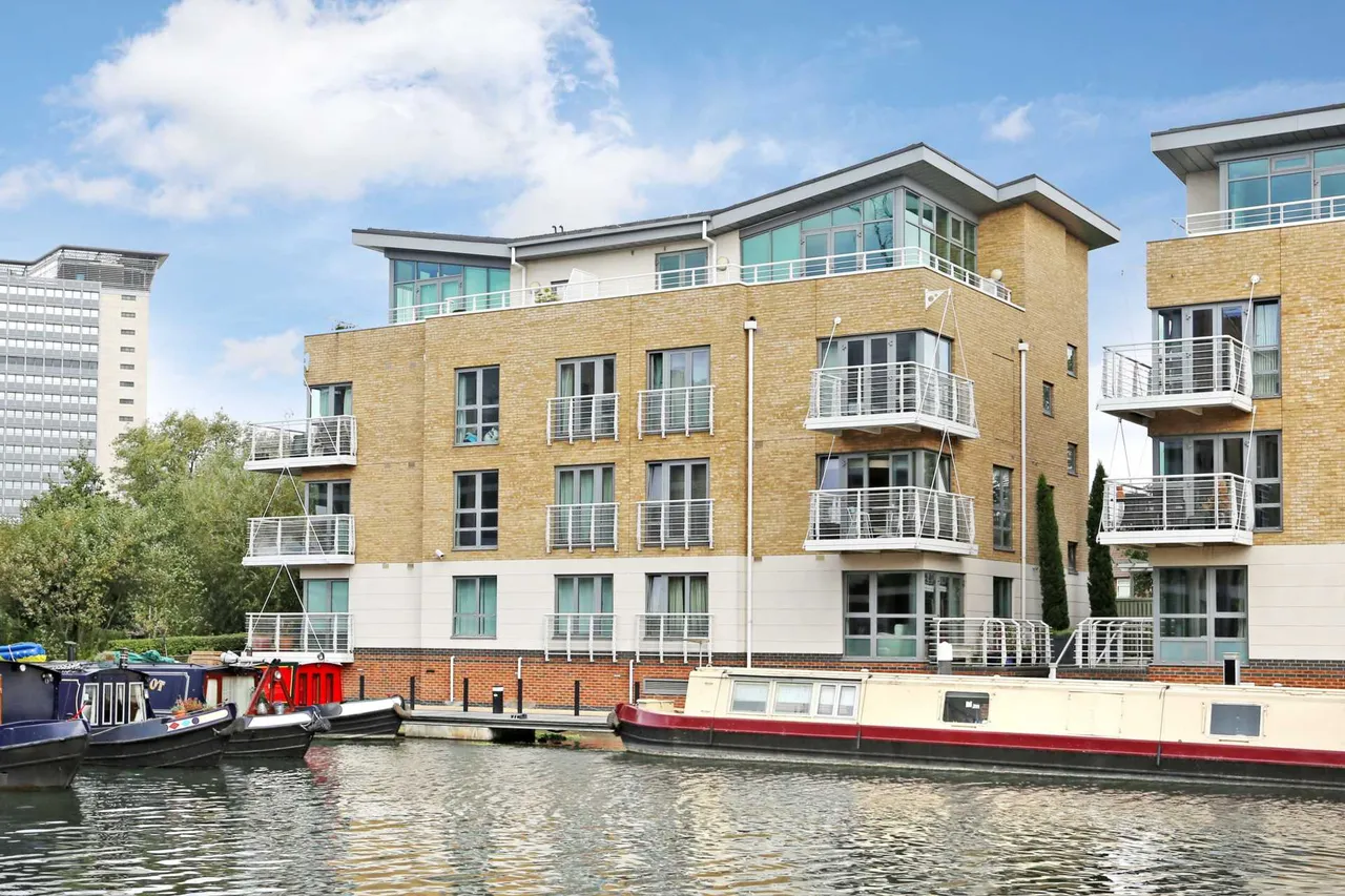 The Island, Brentford, photo 7