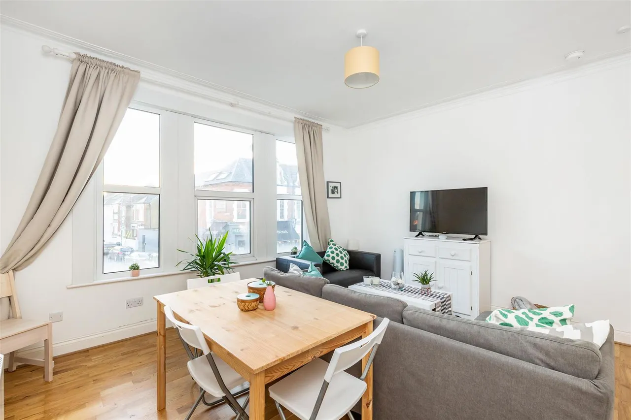 Lower Richmond Road, London, SW15, photo 5