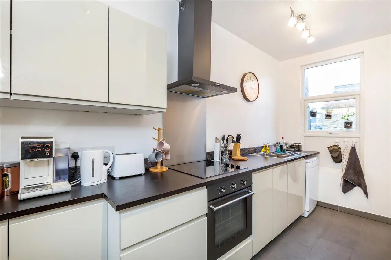 Lower Richmond Road, London, SW15, photo 2