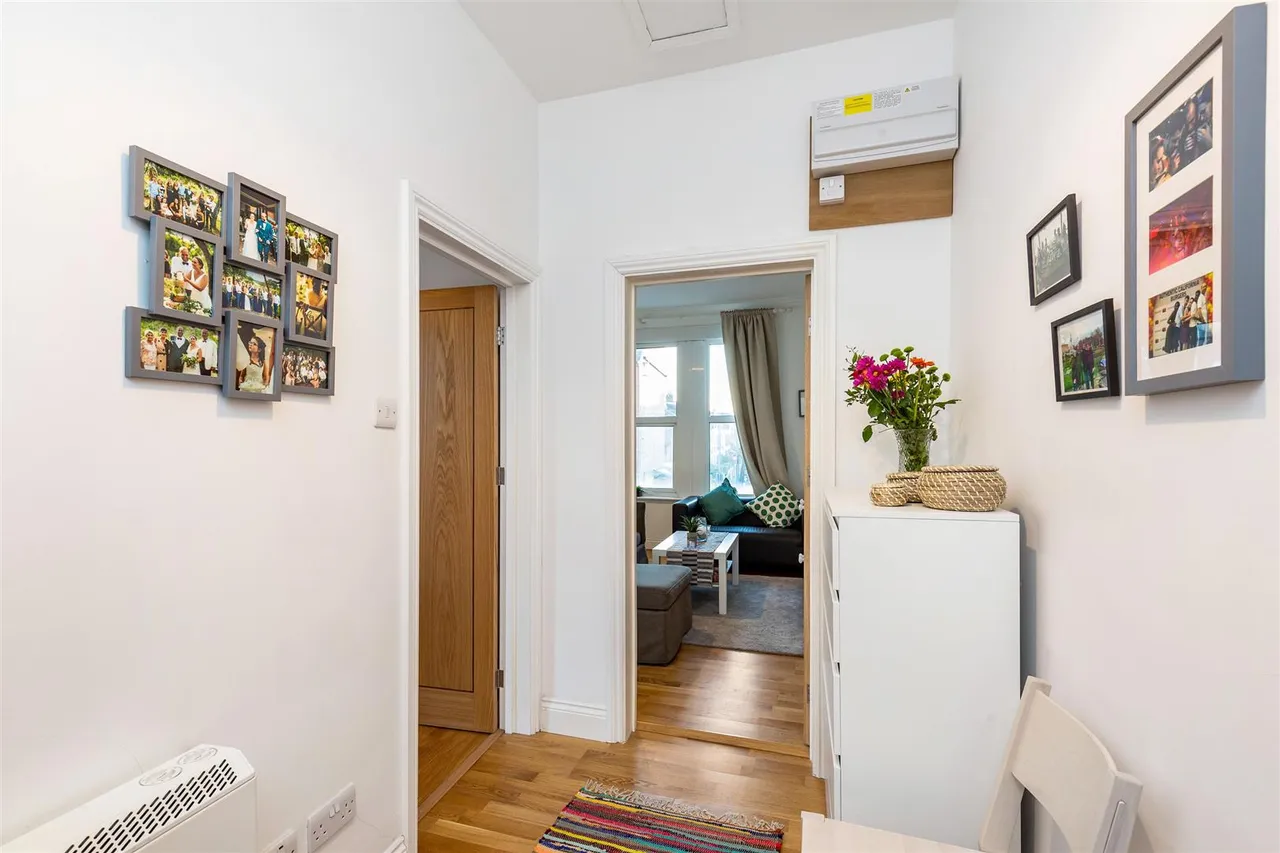 Lower Richmond Road, London, SW15, photo 6