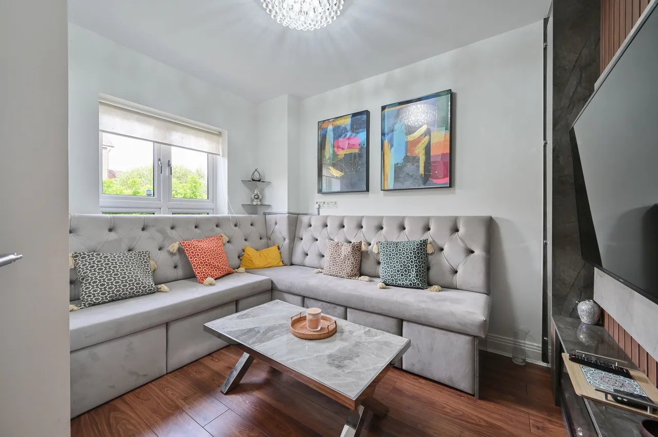 2 Neilson Close, Watford, photo 4