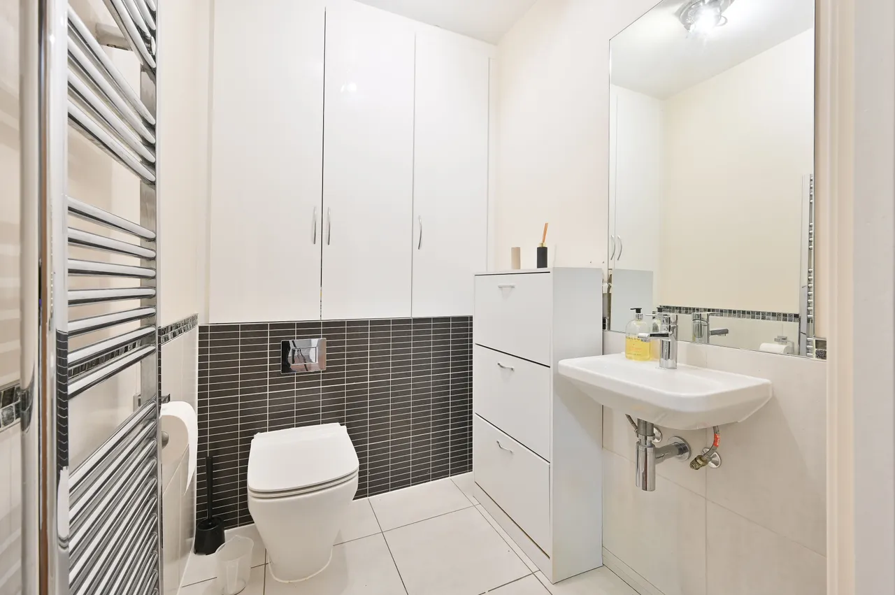 2 Neilson Close, Watford, photo 12