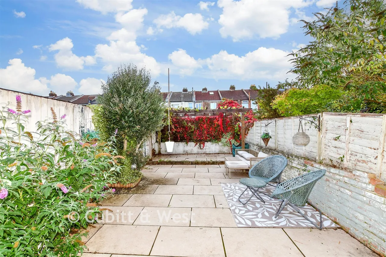 Catisfield Road, Southsea, PO4, photo 2