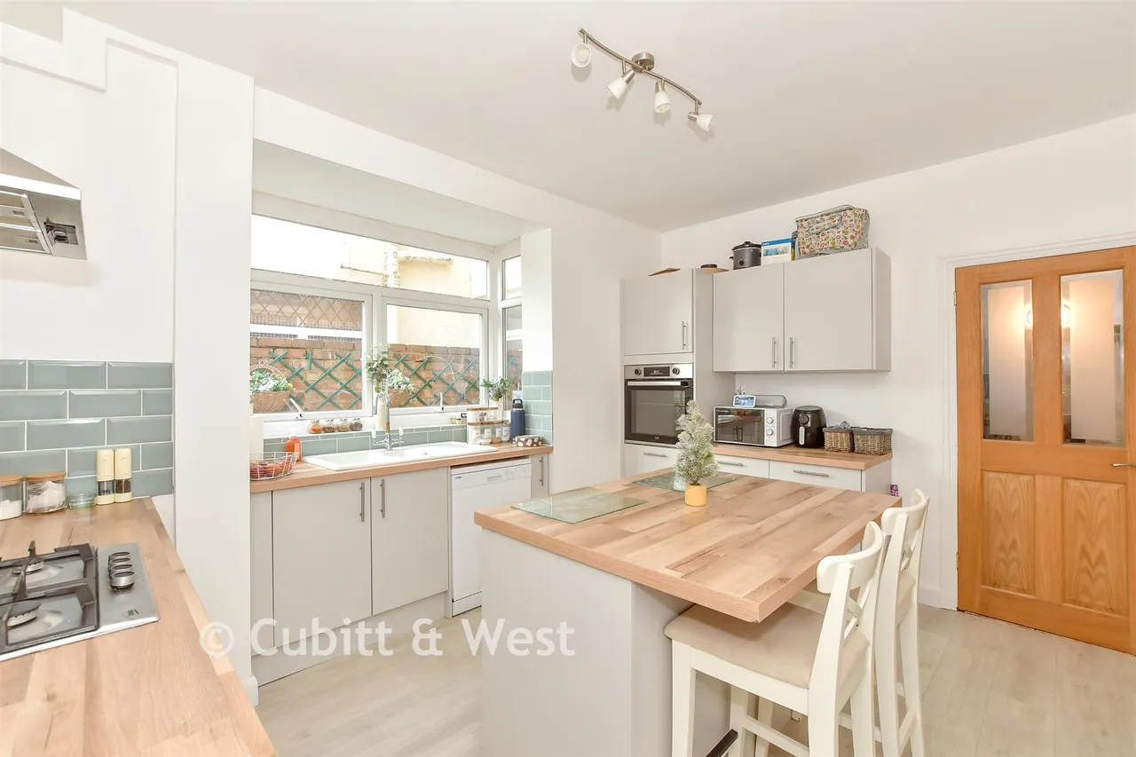 Catisfield Road, Southsea, PO4, photo 5