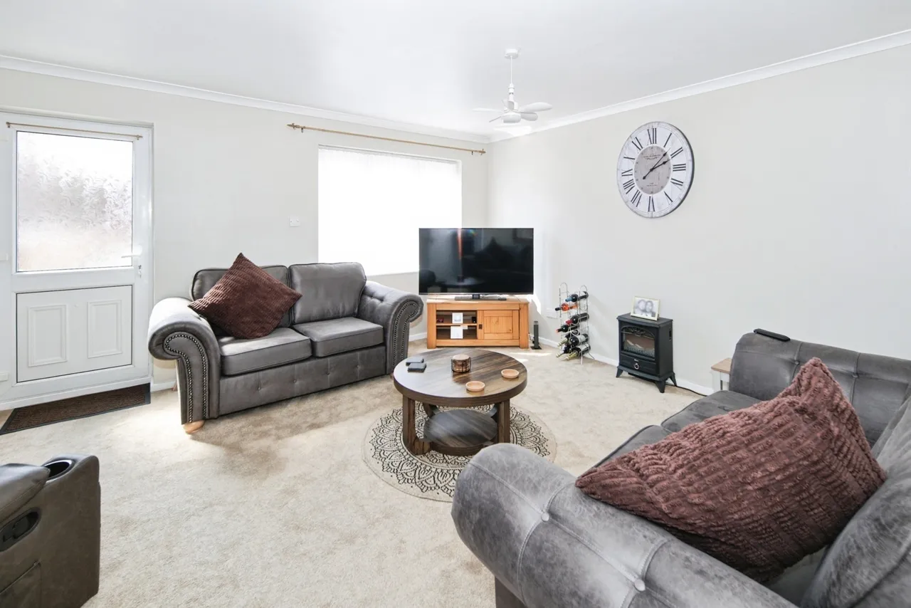 Elmore Close, Fordbridge, Birmingham, West Midlands, B37, photo 2