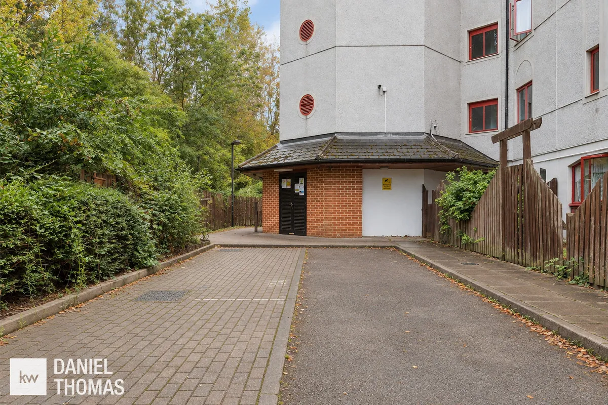 Eleanor Way, Waltham Cross, EN8, photo 13