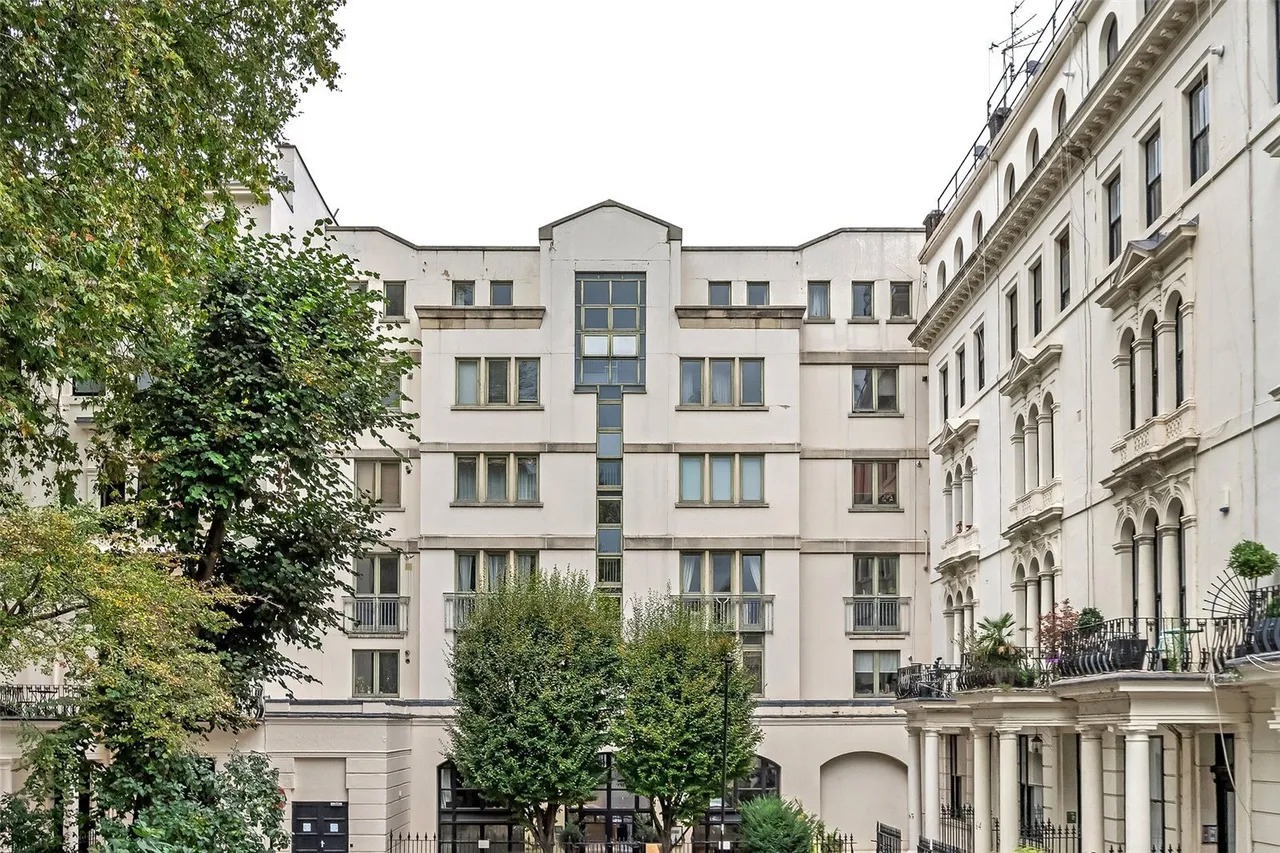 Kensington Gardens Square, London, W2, photo 12