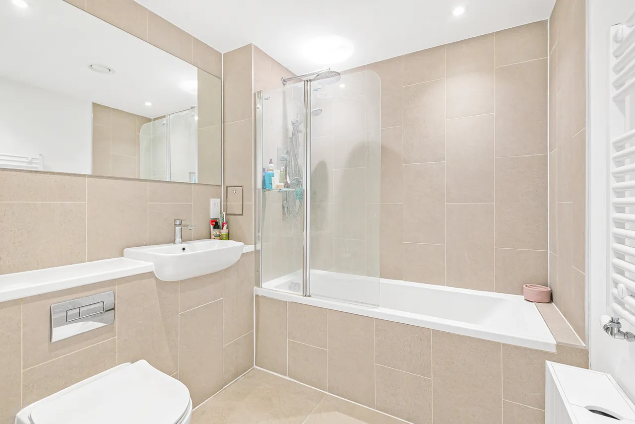Station Road North, Egham, TW20, photo 6
