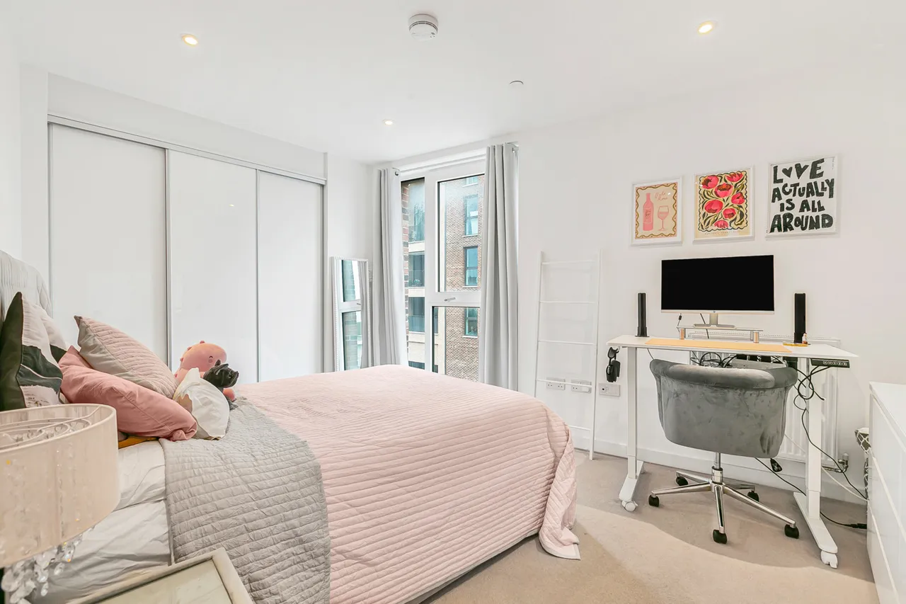 Station Road North, Egham, TW20, photo 5