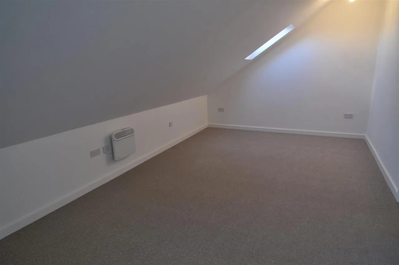 Coachmans Court, Jump, photo 3