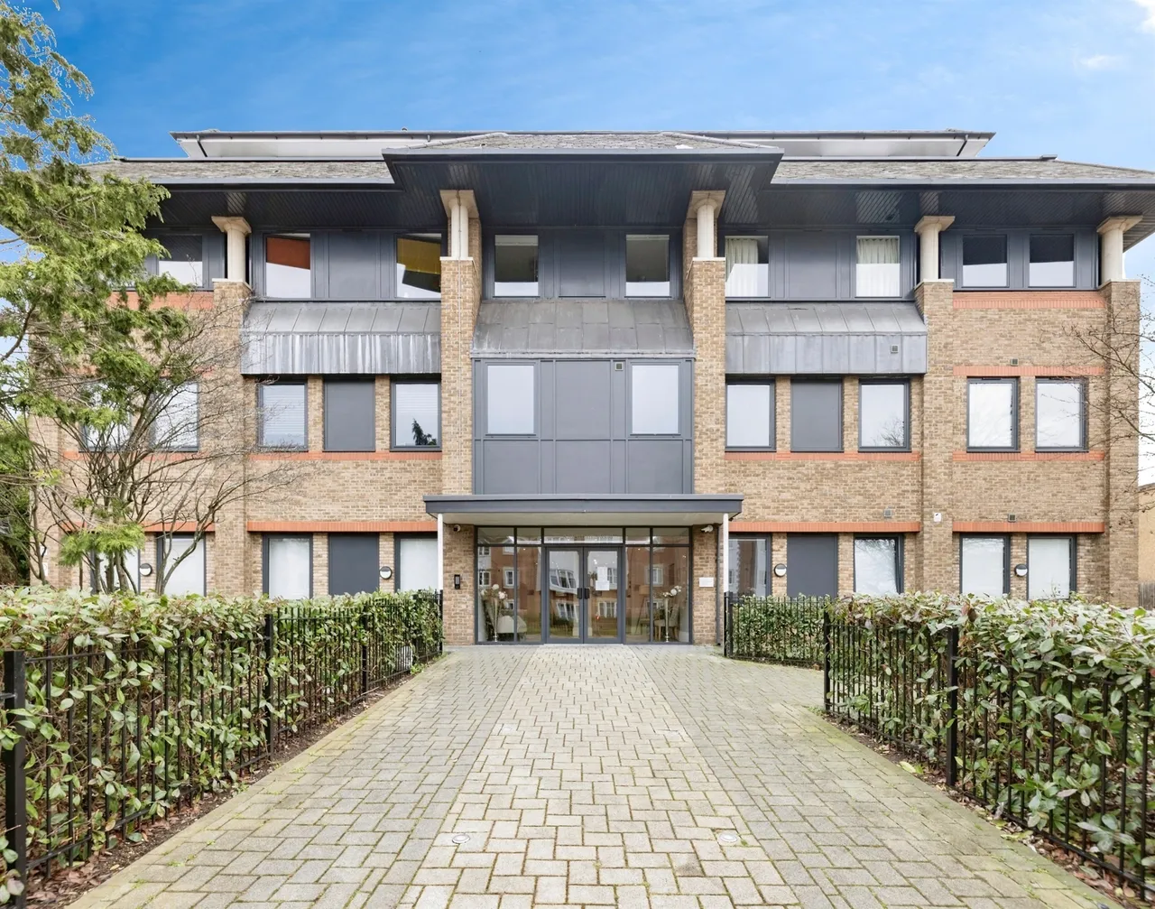 1 bed flat for sale, Aldenham Road, Bushey, WD23
