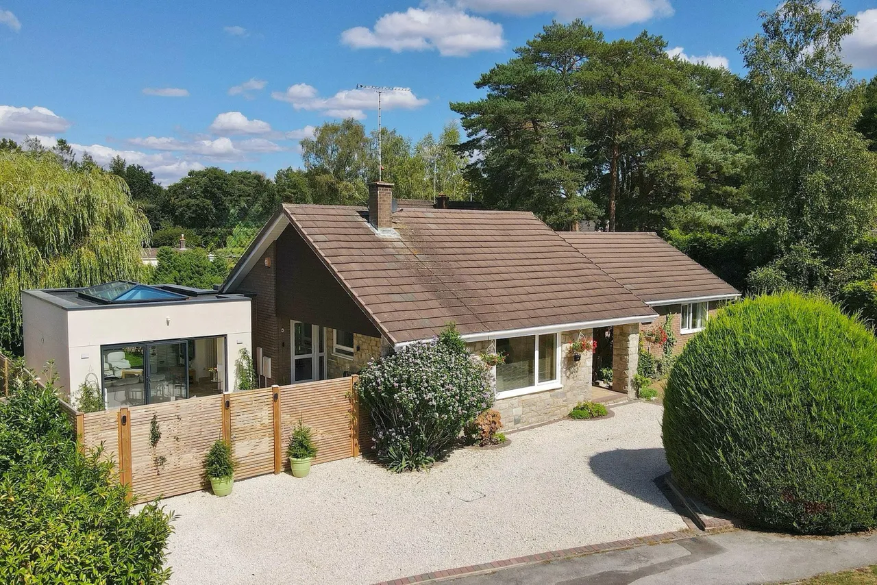 3 bed house for sale, Ashley Park, Ashley Heath, BH24
