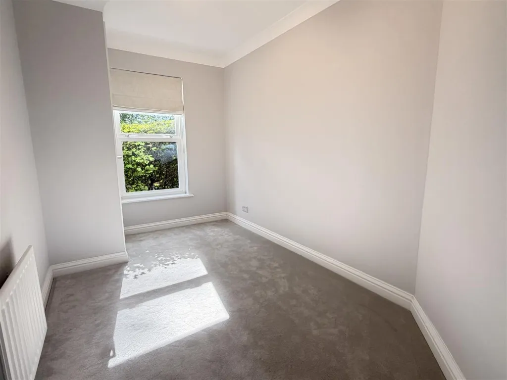 Boundary Road, Farnborough, photo 7
