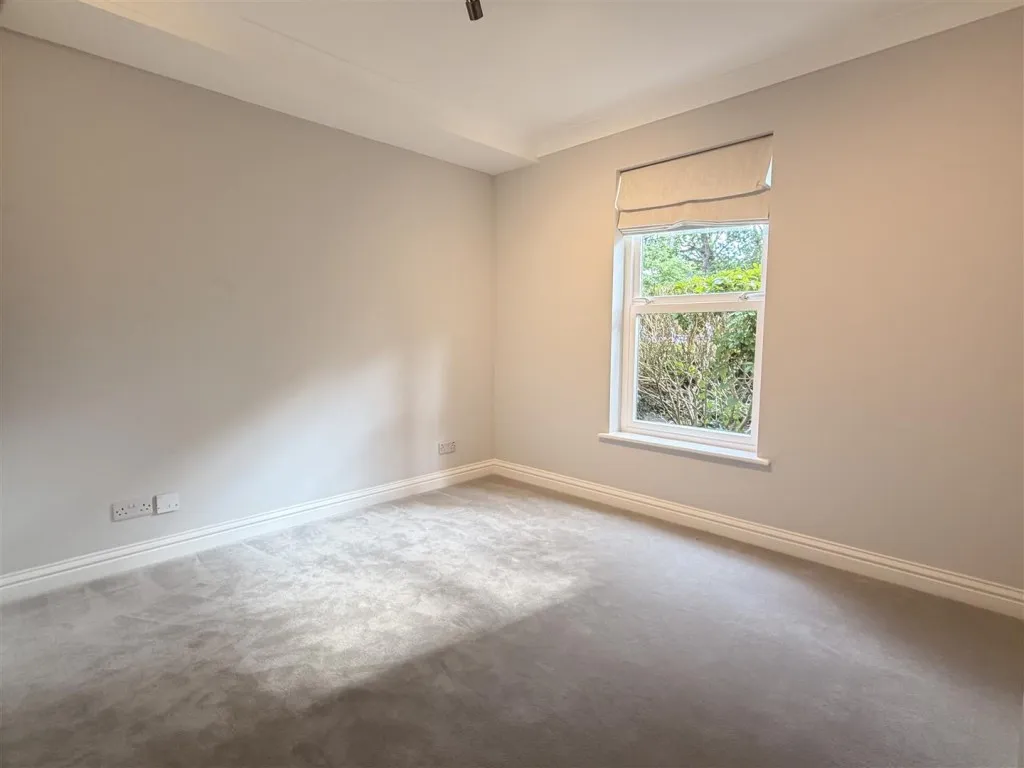 Boundary Road, Farnborough, photo 5