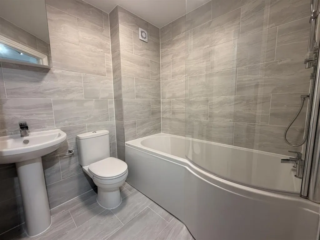 Boundary Road, Farnborough, photo 9