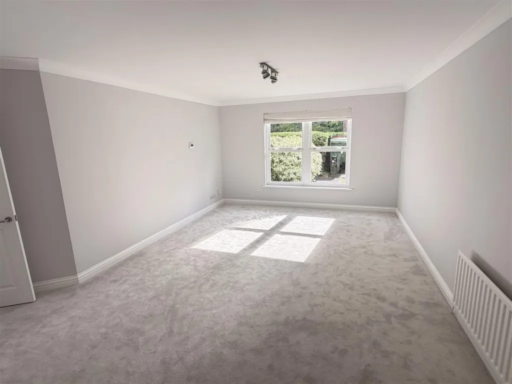 Boundary Road, Farnborough, photo 11