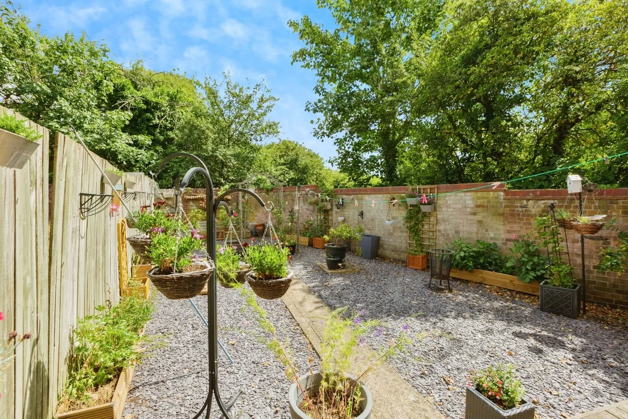 Pitchens Close, Leicester, LE4, photo 17