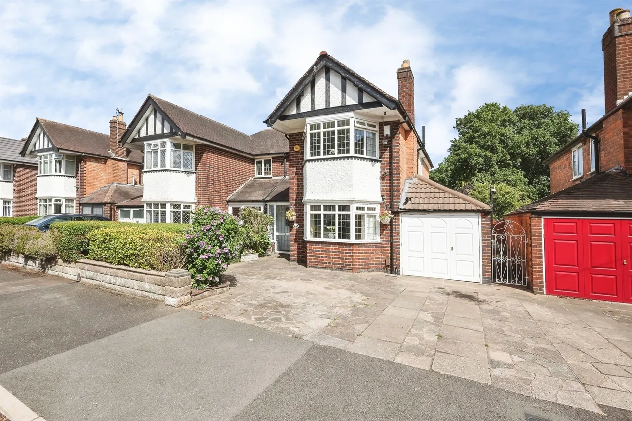 3 bed house for sale, Bradford Road, Birmingham, B36