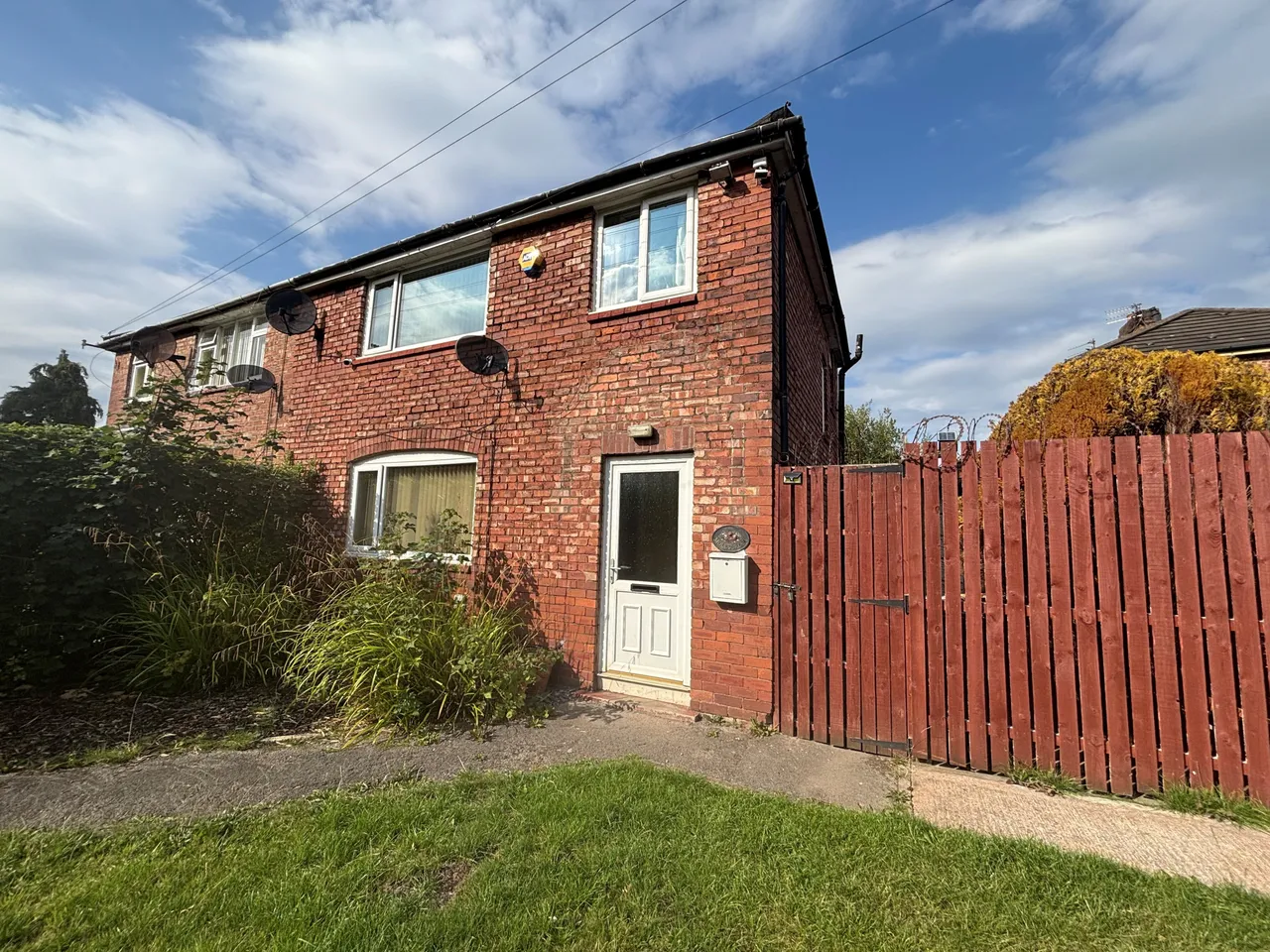 Moorcroft Drive, M19, photo 2