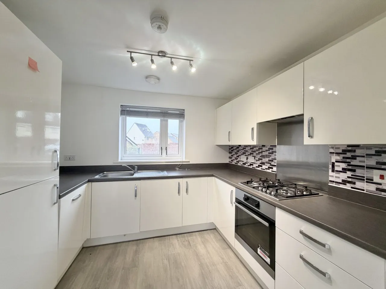 Whitecastle Way, Kingsmead, MK4, photo 2