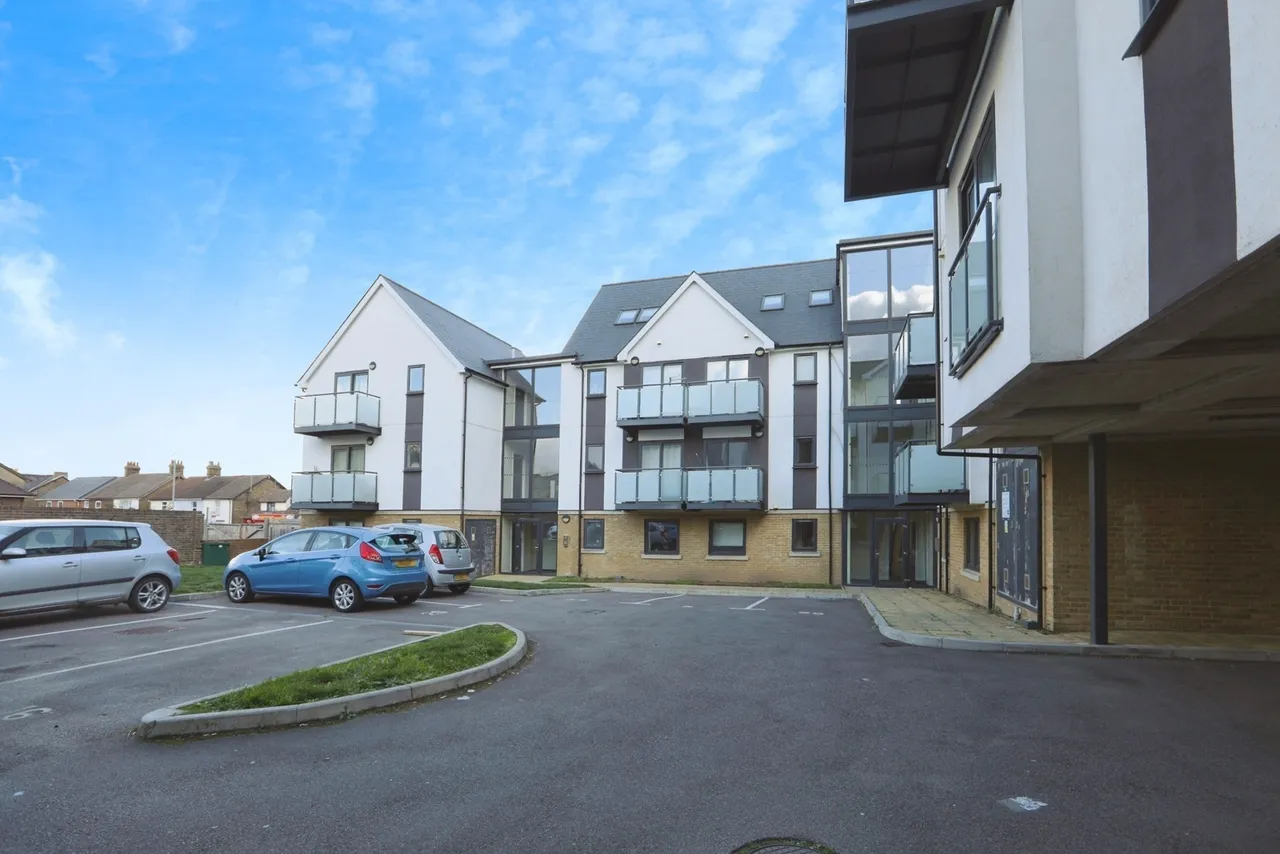 London Road, Sittingbourne, Kent, ME10, photo 12