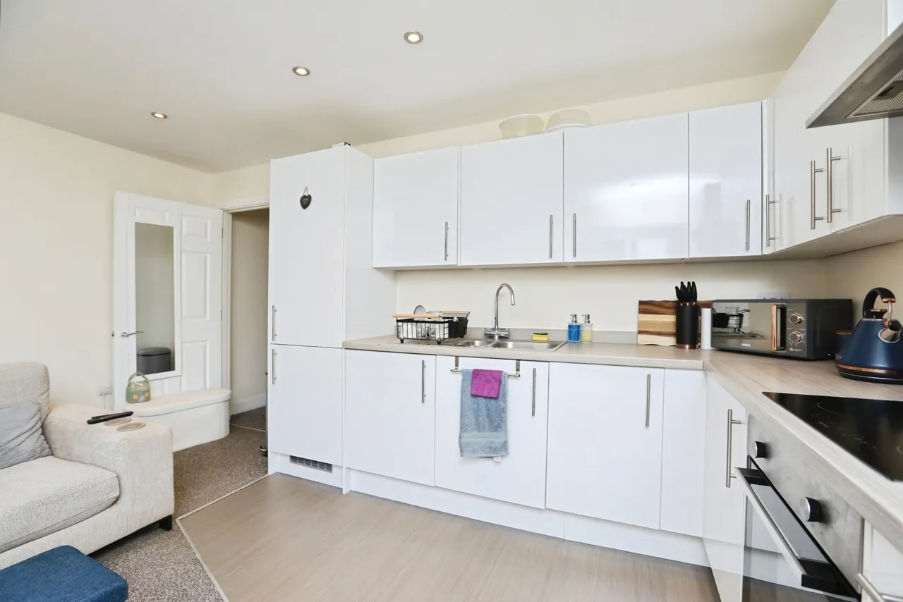London Road, Sittingbourne, Kent, ME10, photo 5