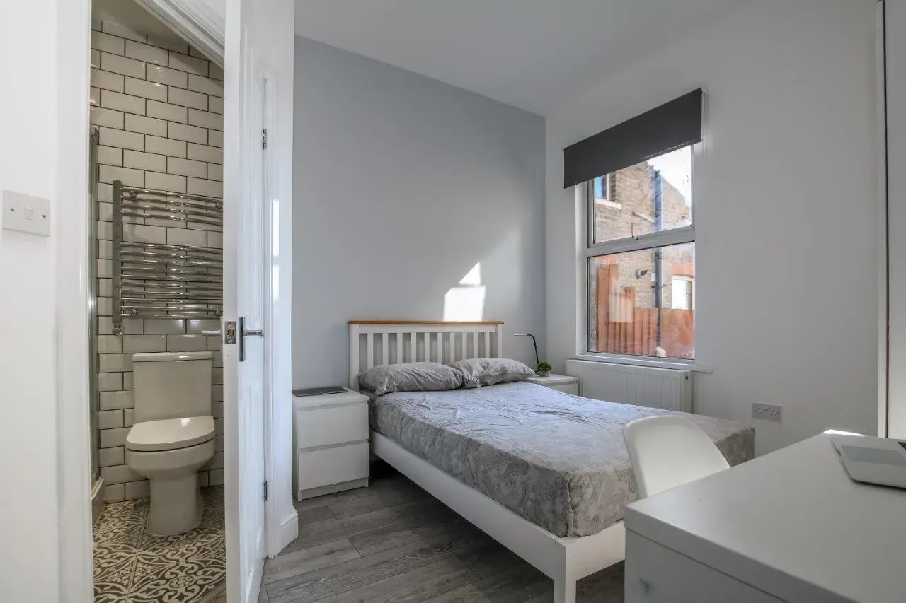 St. Nicholas Road, London, SE18, photo 10