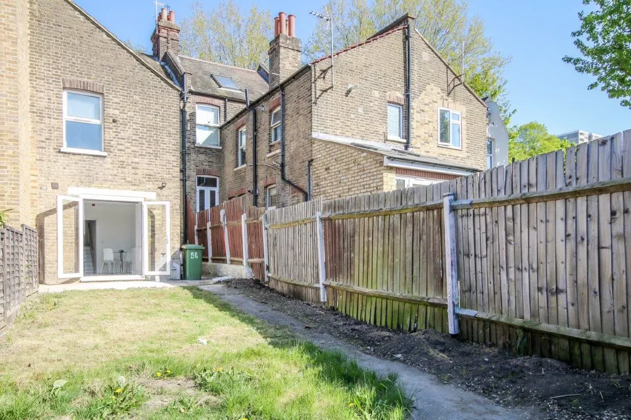 St. Nicholas Road, London, SE18, photo 6