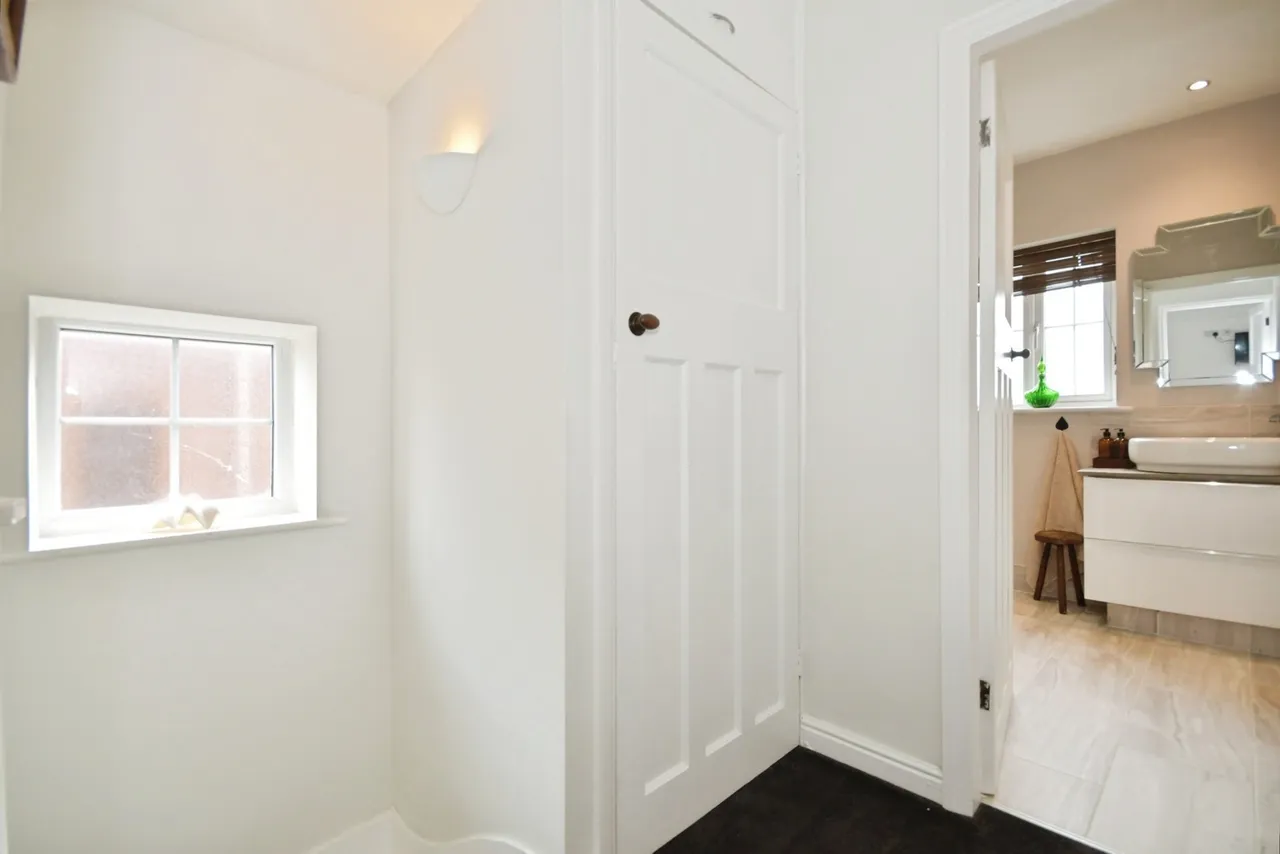 Rayleigh Avenue, Brimington, Chesterfield, Derbyshire, S43, photo 10
