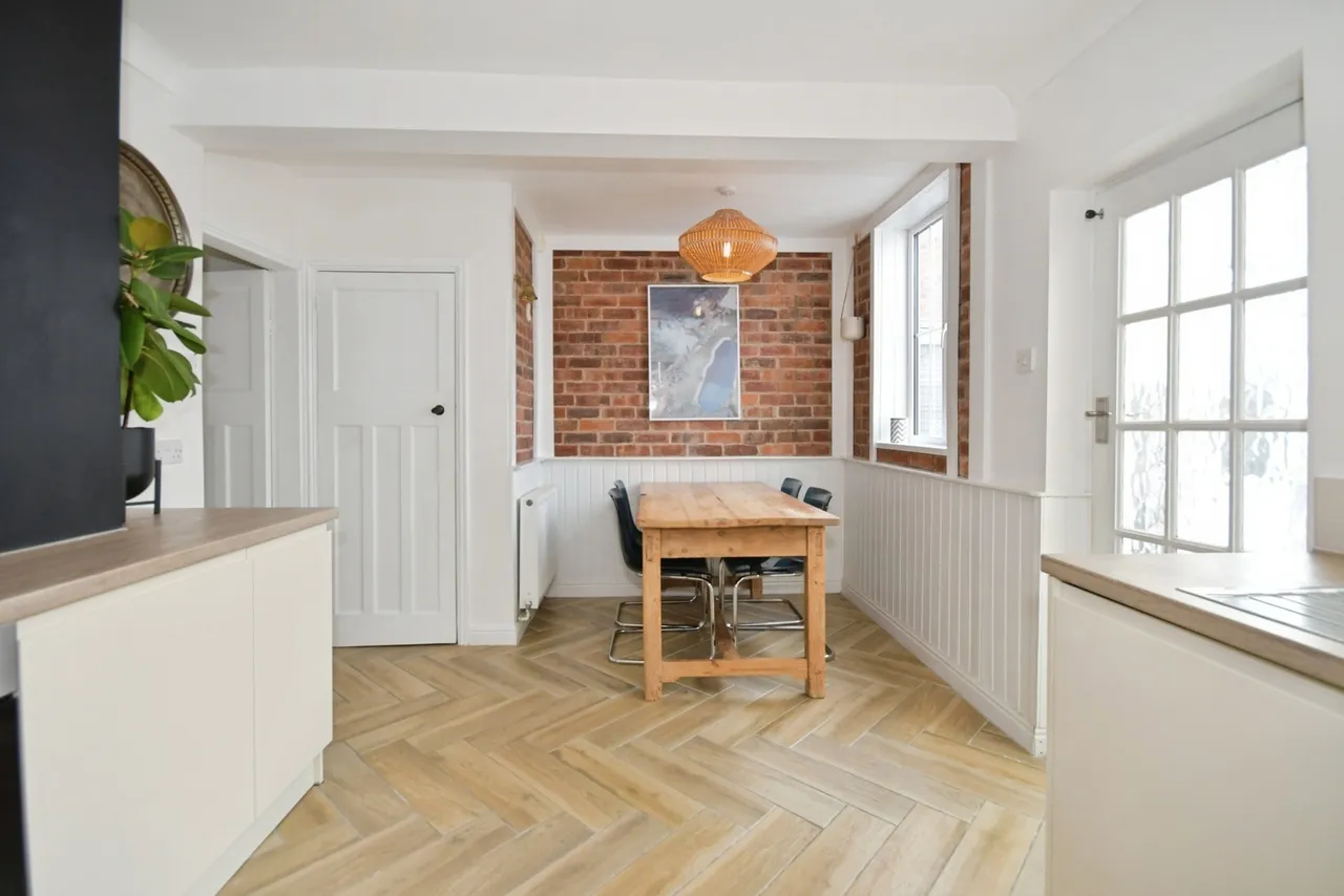 Rayleigh Avenue, Brimington, Chesterfield, Derbyshire, S43, photo 5