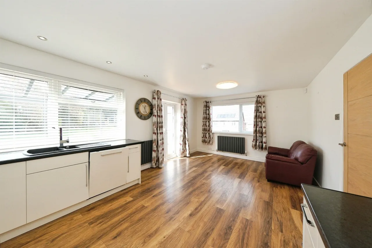 Keats Avenue, Sutton-In-Ashfield, NG17, photo 14