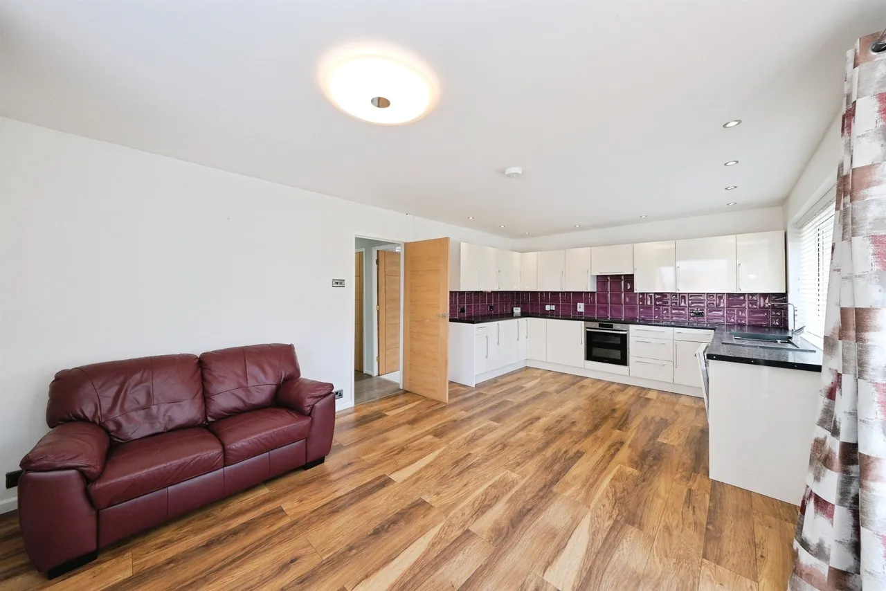 Keats Avenue, Sutton-In-Ashfield, NG17, photo 7