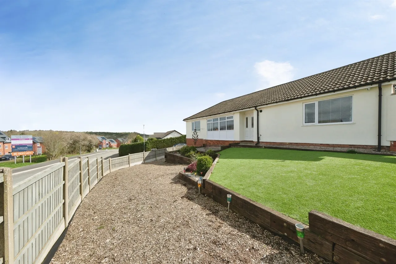 Keats Avenue, Sutton-In-Ashfield, NG17, photo 21