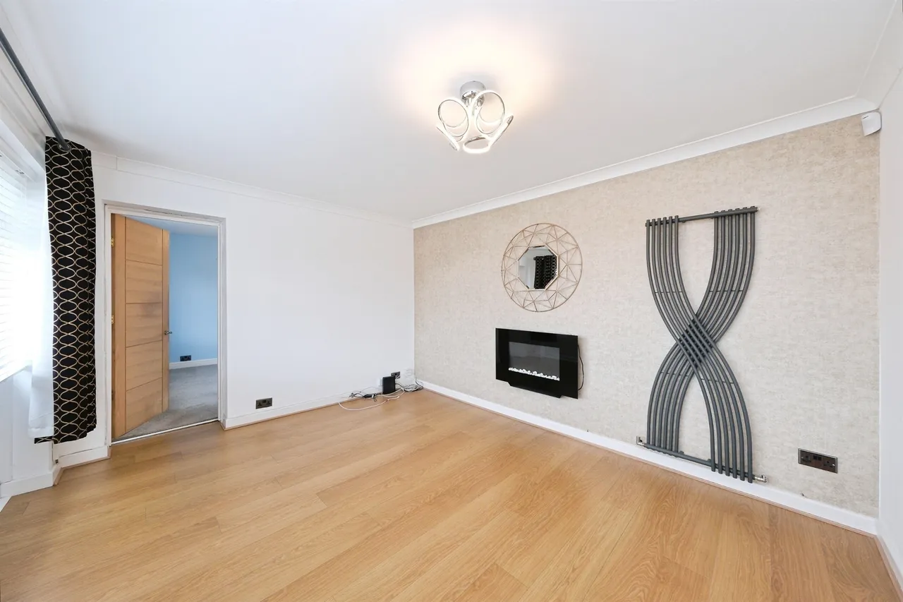 Keats Avenue, Sutton-In-Ashfield, NG17, photo 9