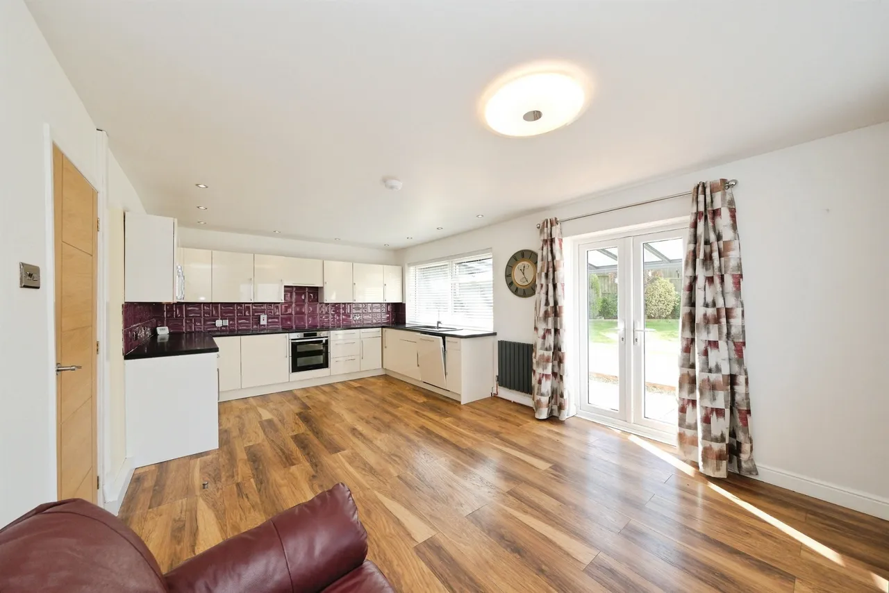 Keats Avenue, Sutton-In-Ashfield, NG17, photo 6