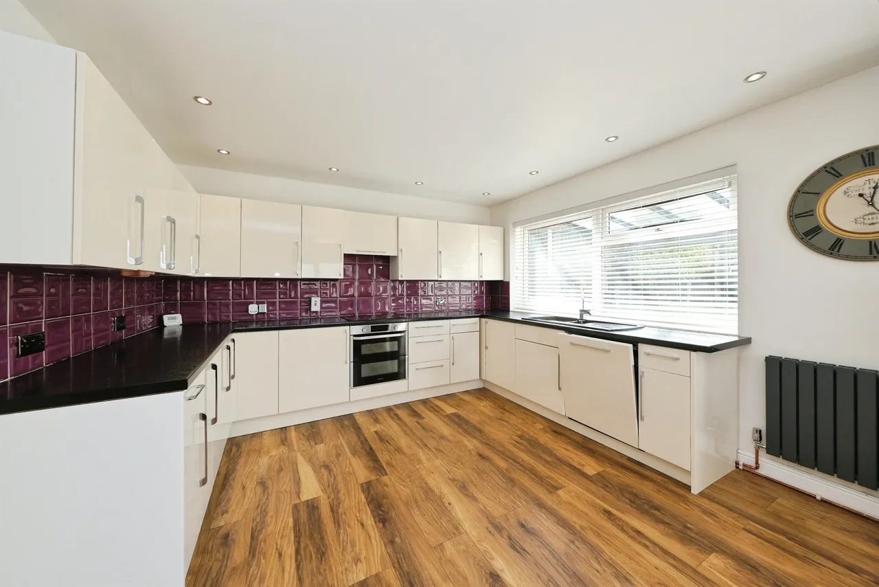 Keats Avenue, Sutton-In-Ashfield, NG17, photo 8