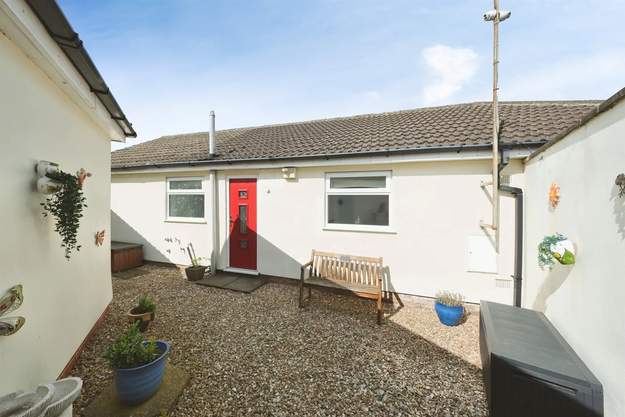 Keats Avenue, Sutton-In-Ashfield, NG17, photo 18