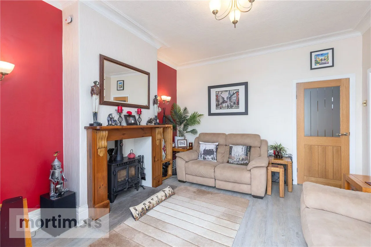 Hazel Avenue, Clayton Le Moors, BB5, photo 5