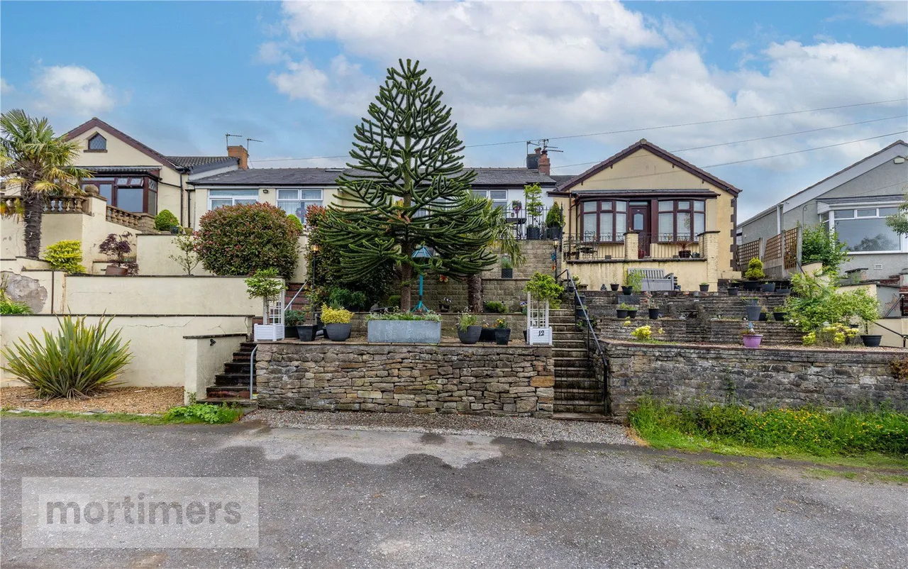 Hazel Avenue, Clayton Le Moors, BB5, photo 23