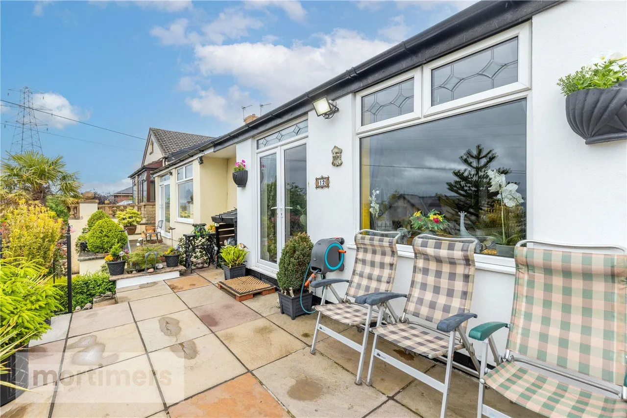 Hazel Avenue, Clayton Le Moors, BB5, photo 4