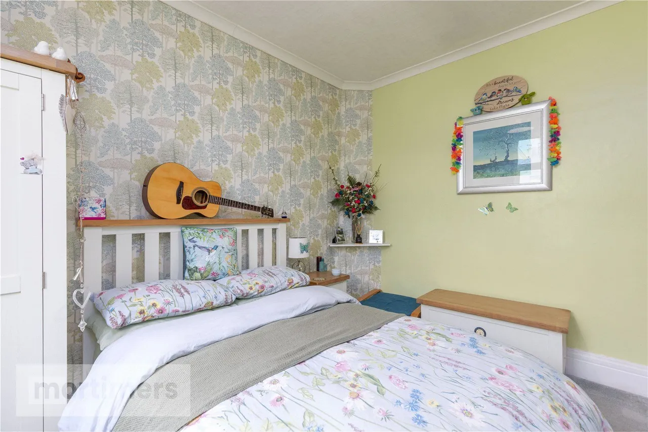 Hazel Avenue, Clayton Le Moors, BB5, photo 17