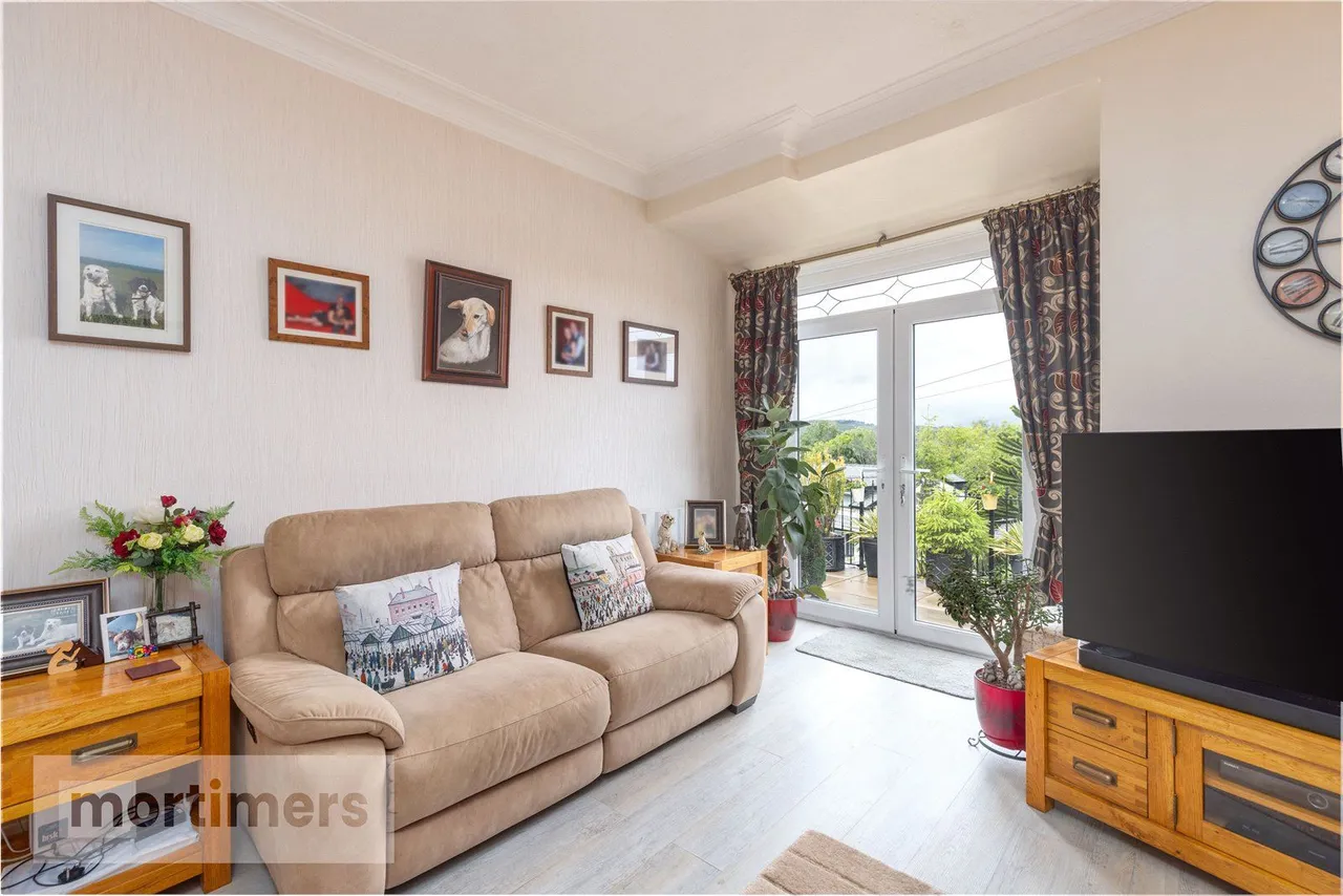Hazel Avenue, Clayton Le Moors, BB5, photo 6