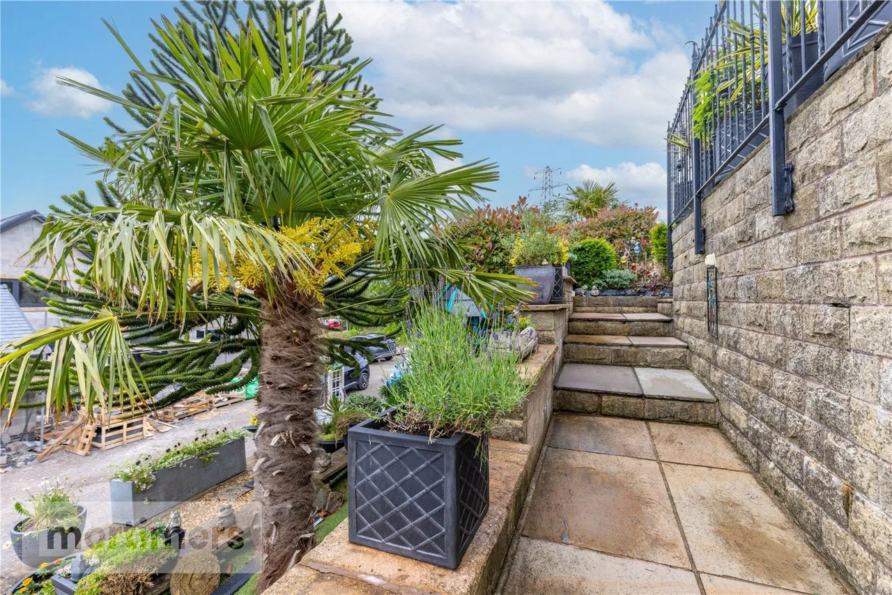 Hazel Avenue, Clayton Le Moors, BB5, photo 22