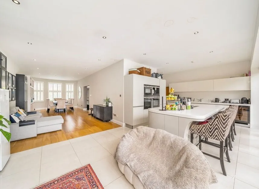 Coppetts Road, London, N10, photo 5