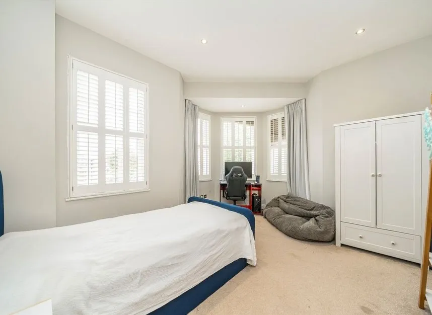Coppetts Road, London, N10, photo 11